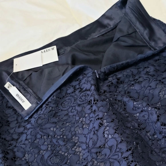 Justfab NWT Lace Navy Blue Skirt - Picture 2 of 6
